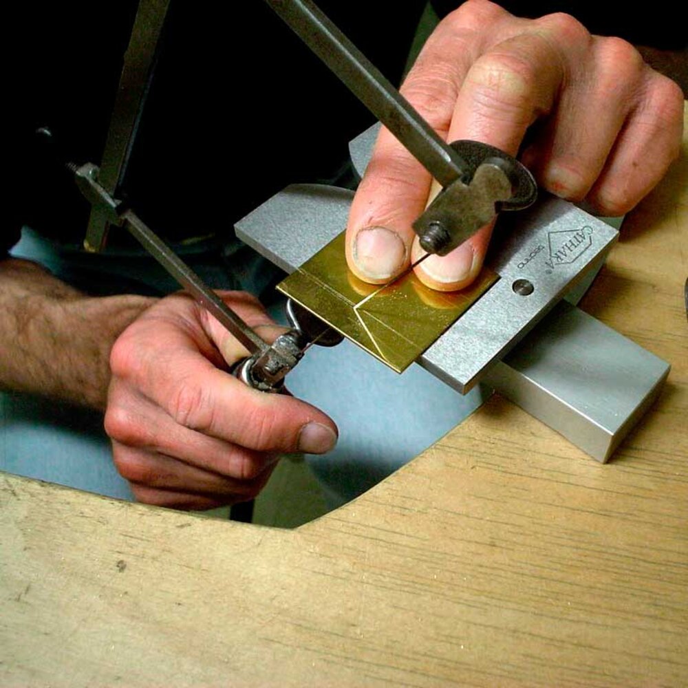 Precision sawing table 