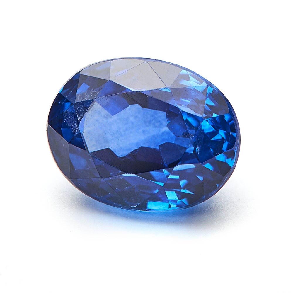 Blå safir, oval facet, 6,80 x 6,00 mm  