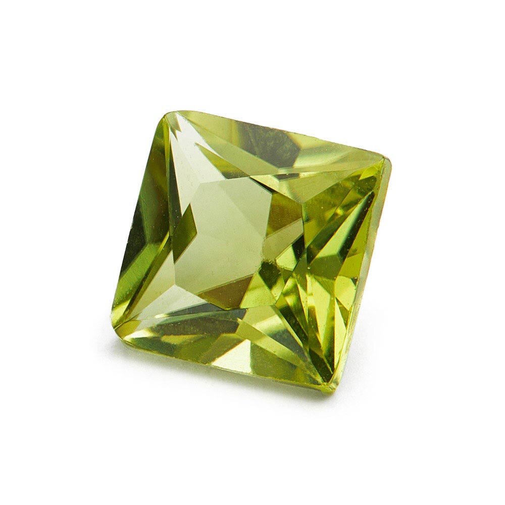 Peridot, princess cut, 4.00 x 4.00 mm  