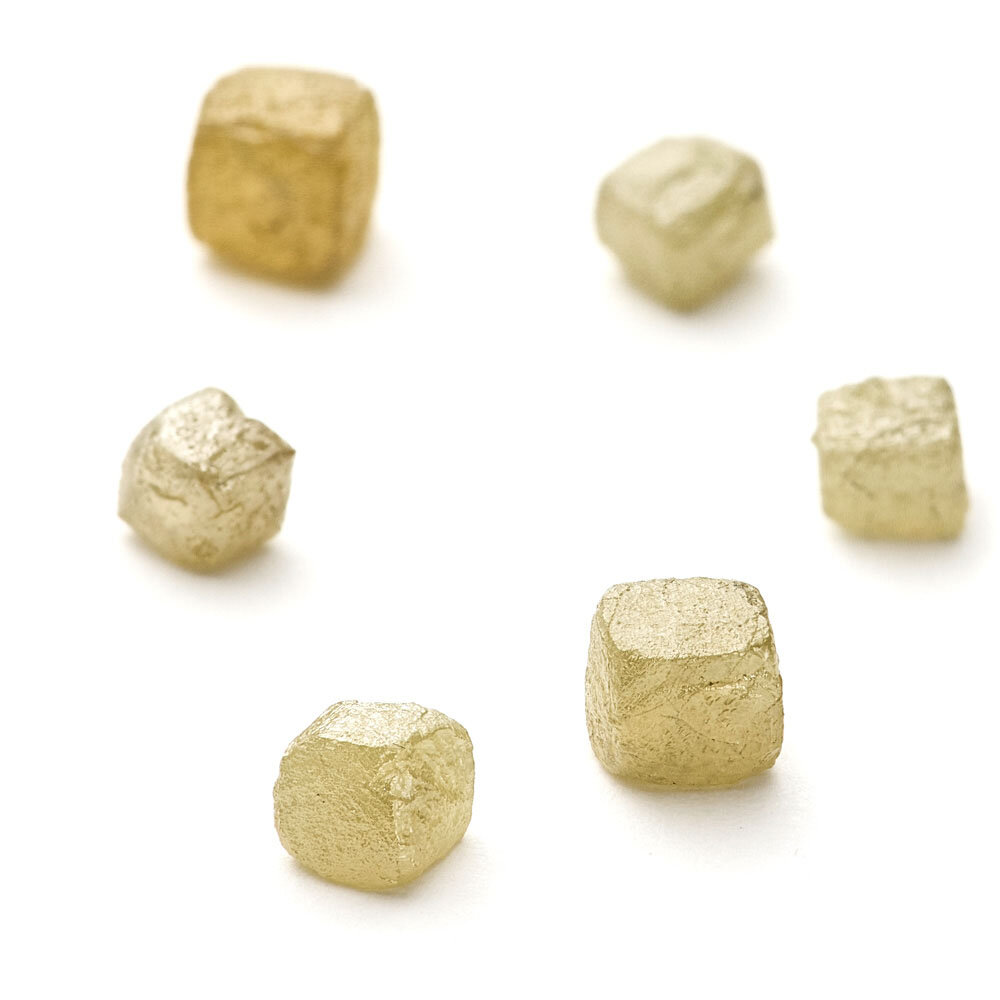 Cubic rough diamond, 4 x 4 mm 