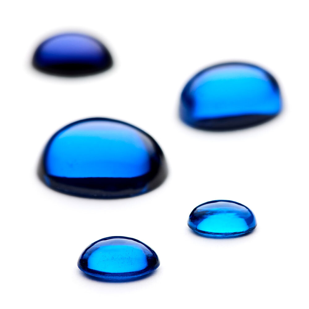 Syntetisk blå spinell, oval cabochon 