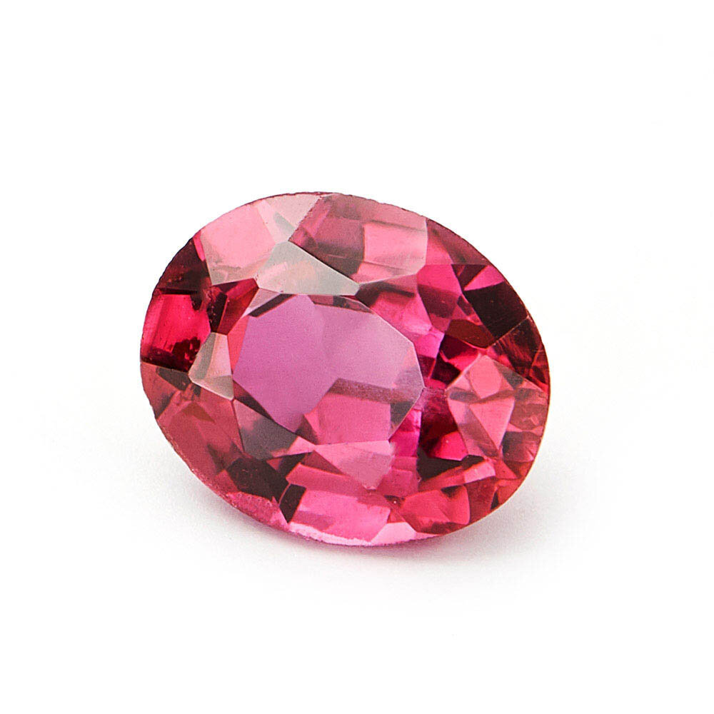 Rubin, oval fasett, 5,50 x 3,80 mm 