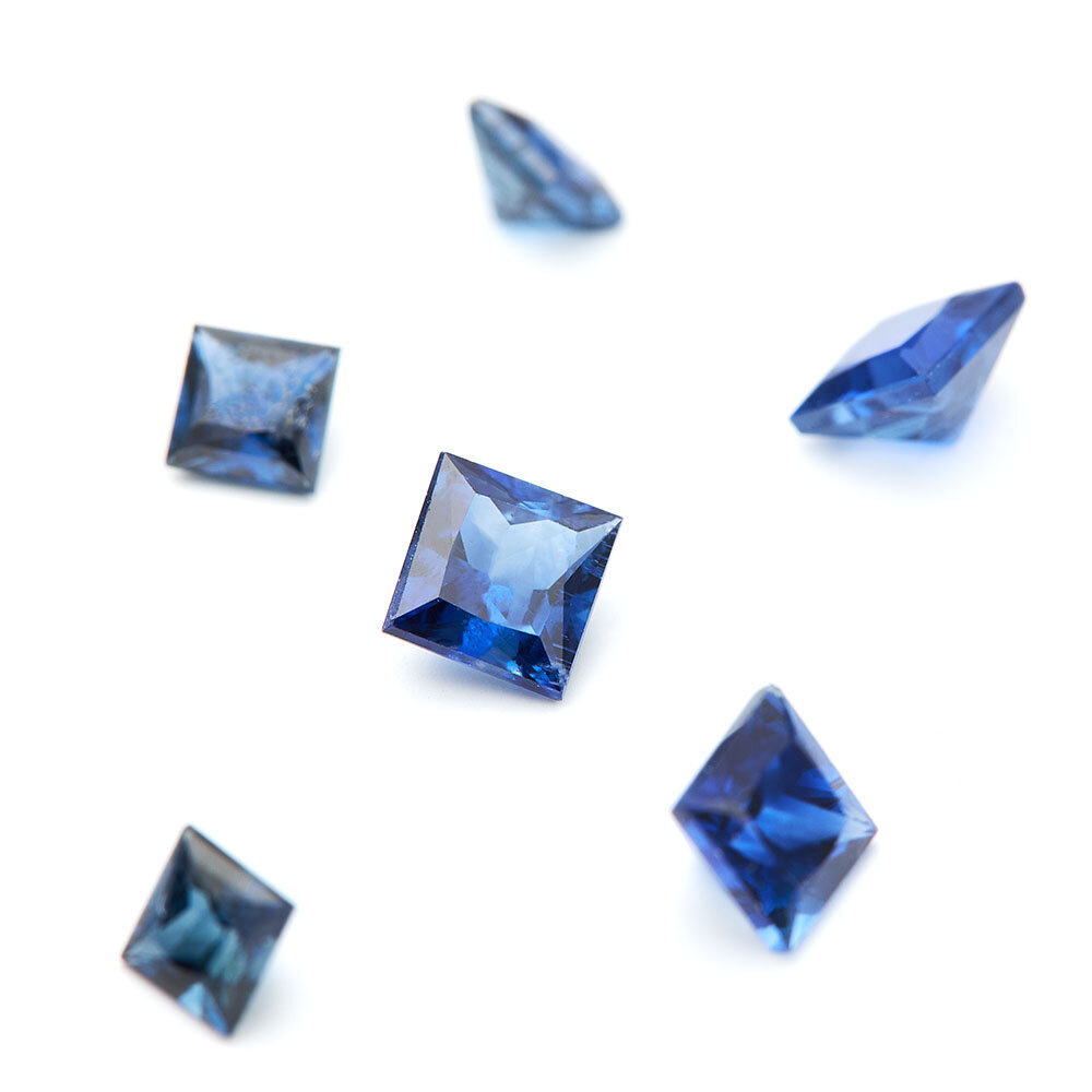 Blue sapphire, princess cut 