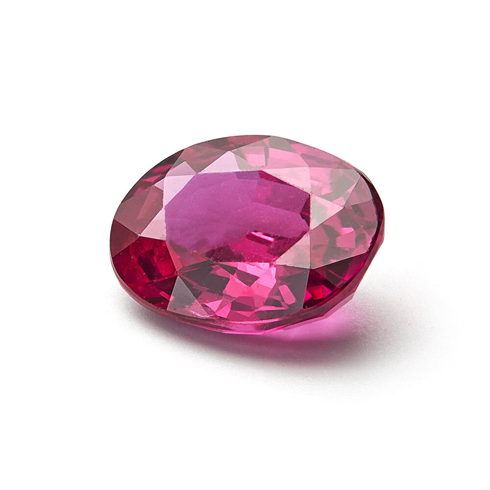 Rubin, oval facet, 5,00 x 4,00 mm 