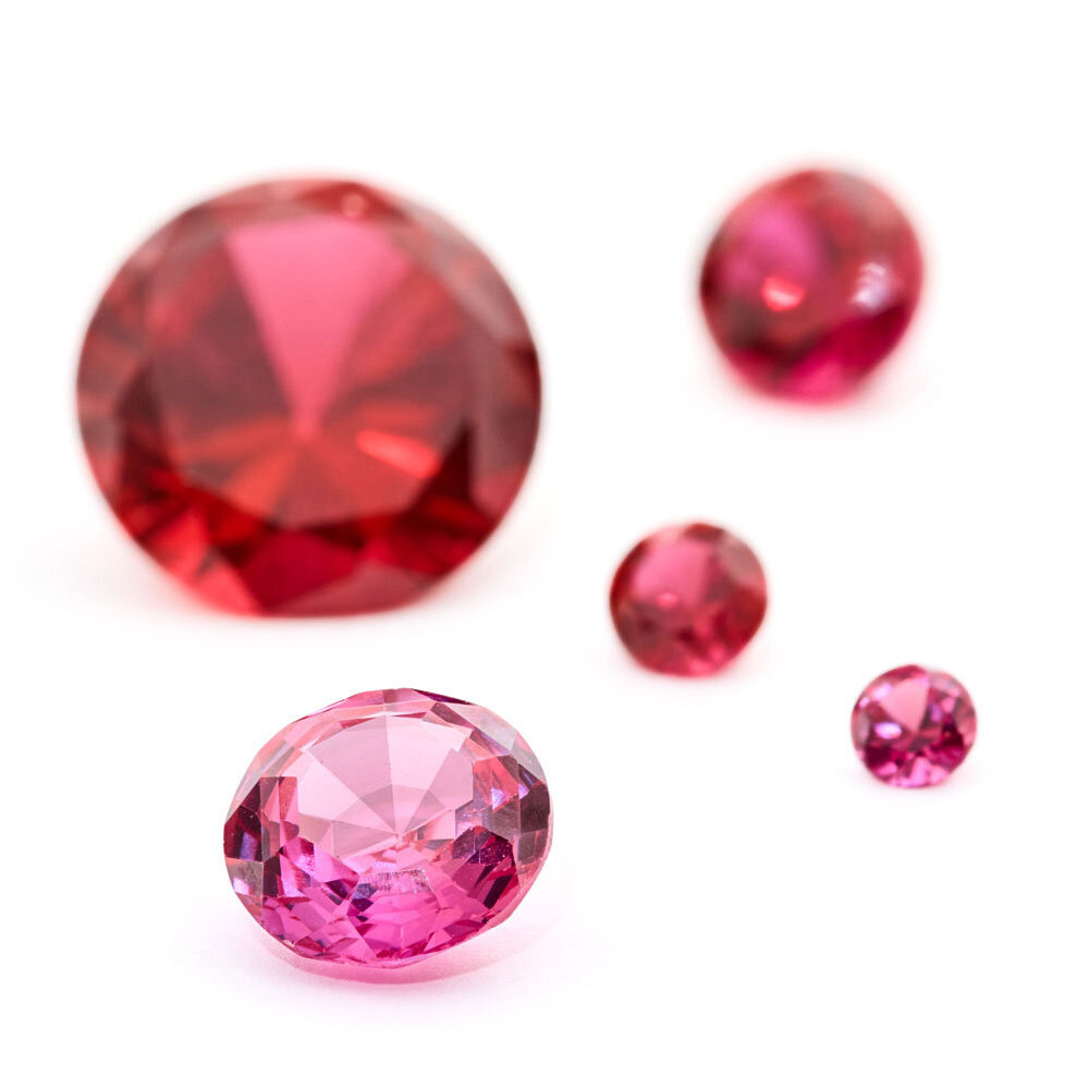Synthetic ruby, round diamond cut 