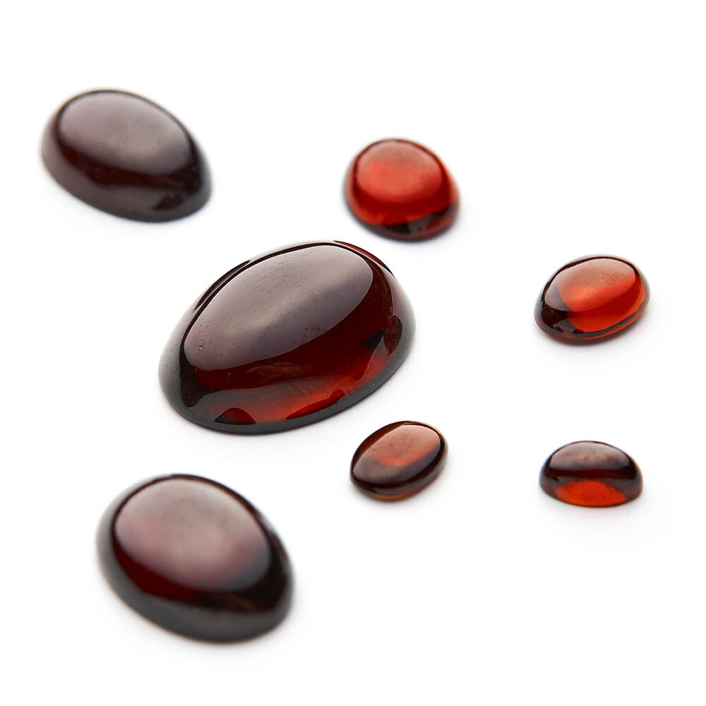 Granat, oval cabochon 