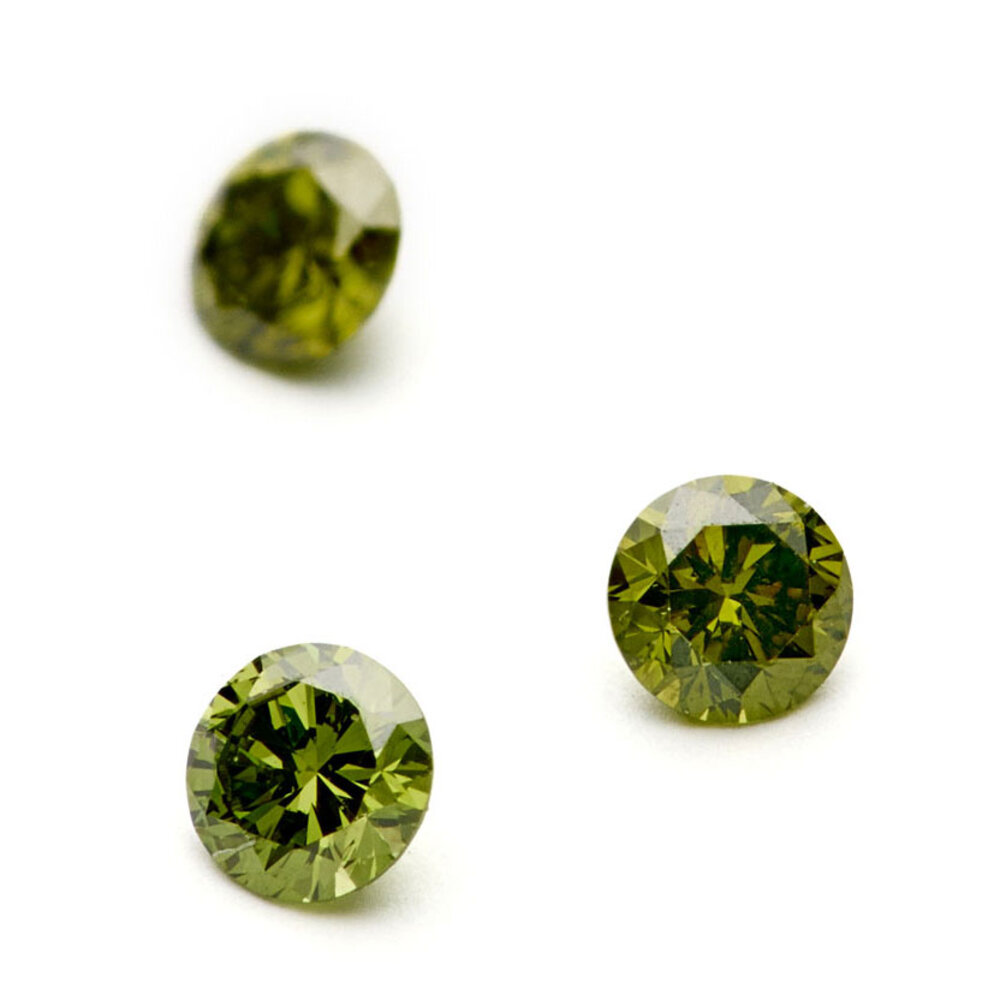 Olive-green treated brilliant HPHT 