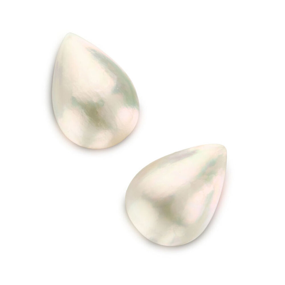 Drop-shaped mabe pearl AA, cultured 