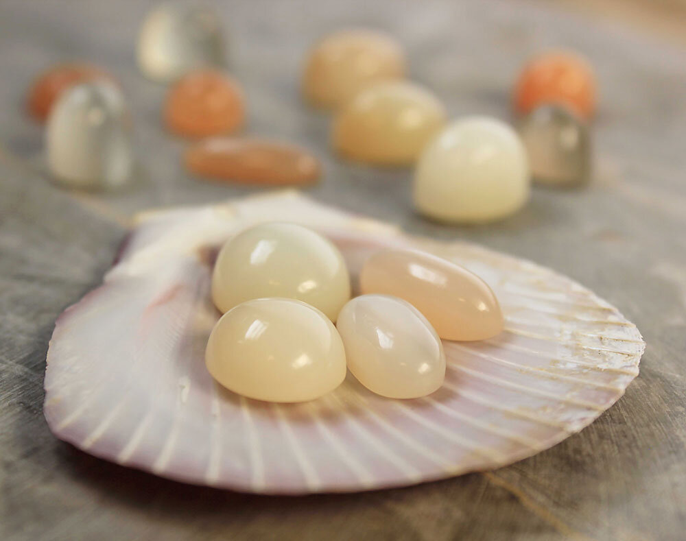 Månsten, vit ädelsten