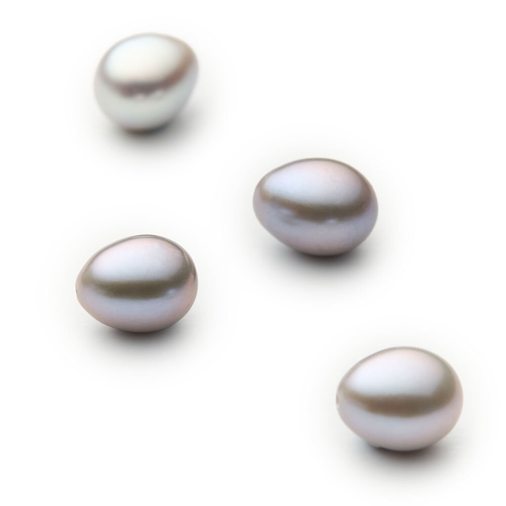Grey freshwater pearls, cultured, drop-shaped, 7.00 x 7.50 mm (pair) 