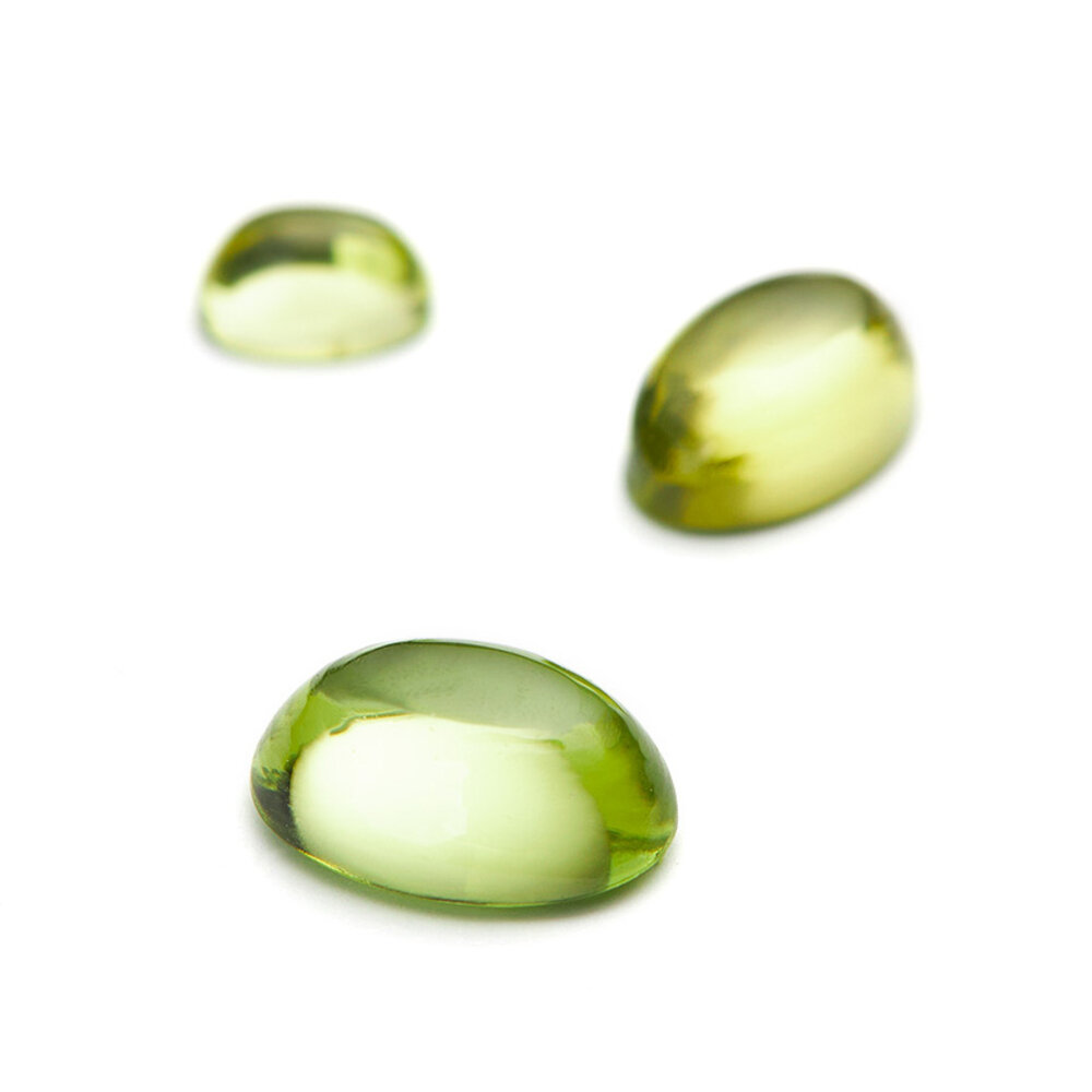 Peridot, oval cabochon 