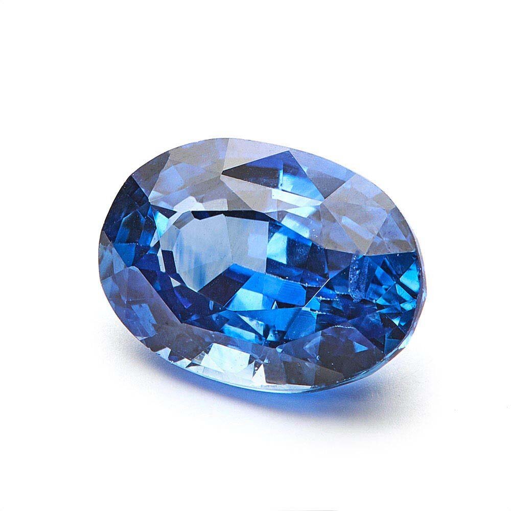 Blå safir, oval facet, 6,50 x 4,60 mm 