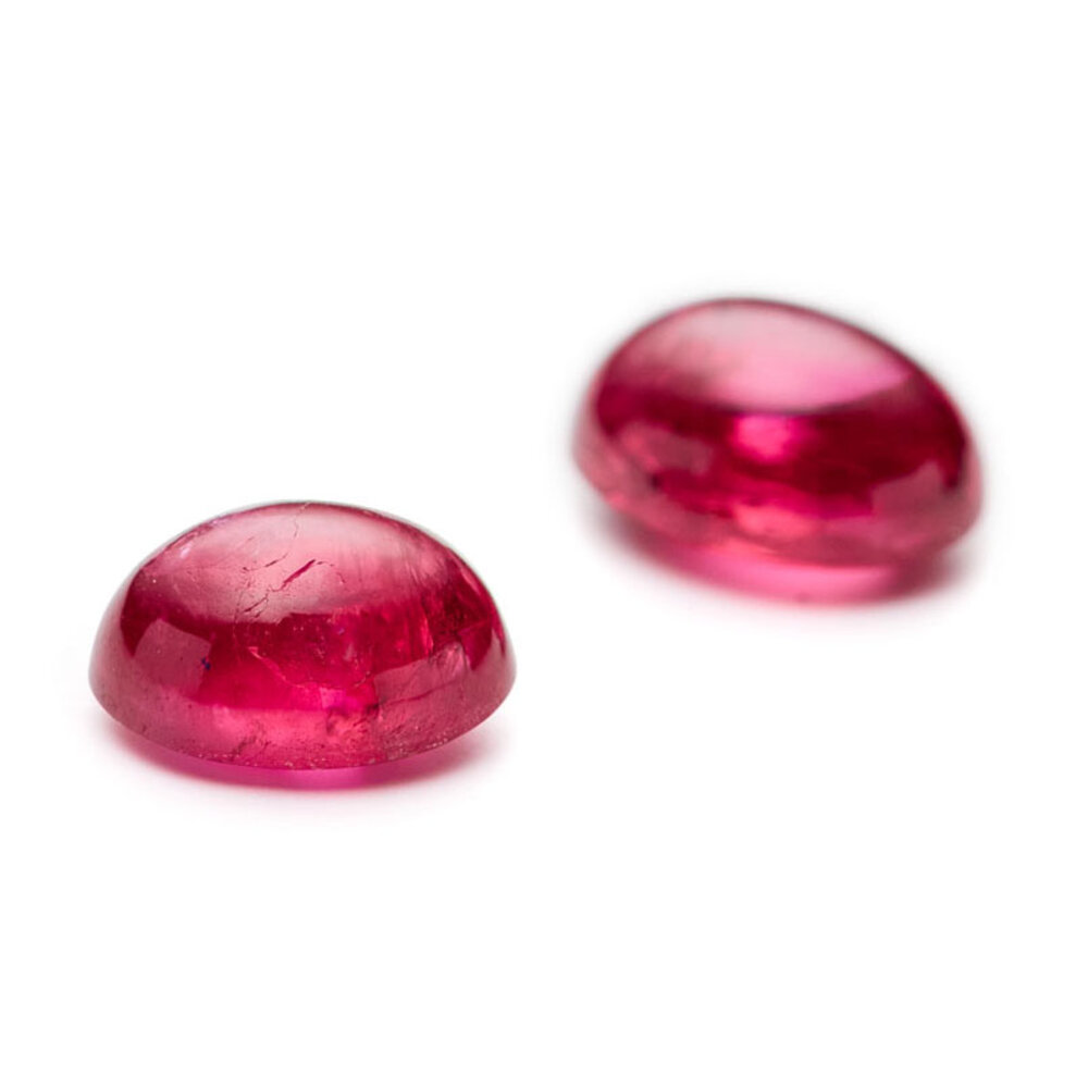 Ruby, oval cabochon, 5.00 x 4.00 mm 