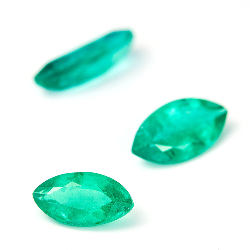 Emerald, marquise, 7.00 x 3.50 mm 