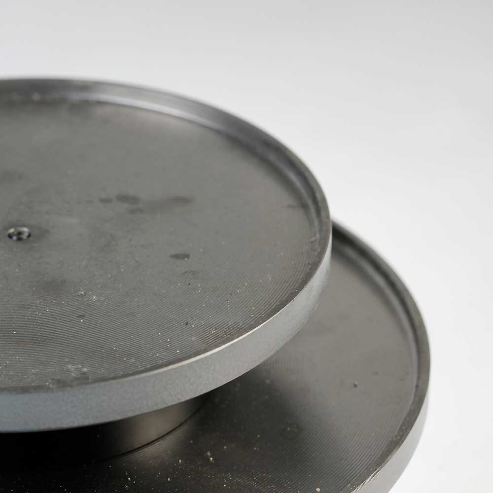 Rotating soldering table  