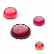 Garnet, round cabochon 