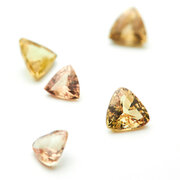 Sapphire, yellow/peach, trilliant