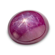 Stjernerubin, oval cabochon, 12,20 x 10,80 mm 