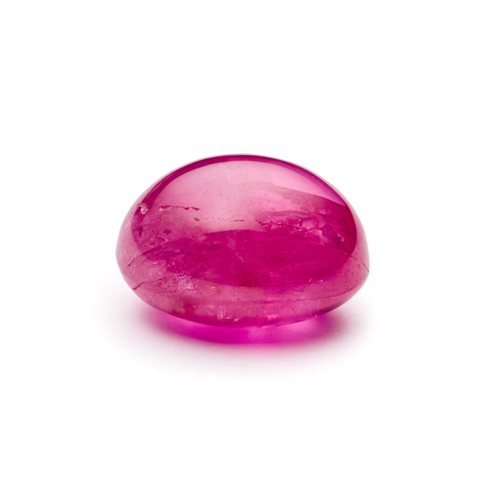Ruby, oval cabochon, 6.50 x 5.20 mm 