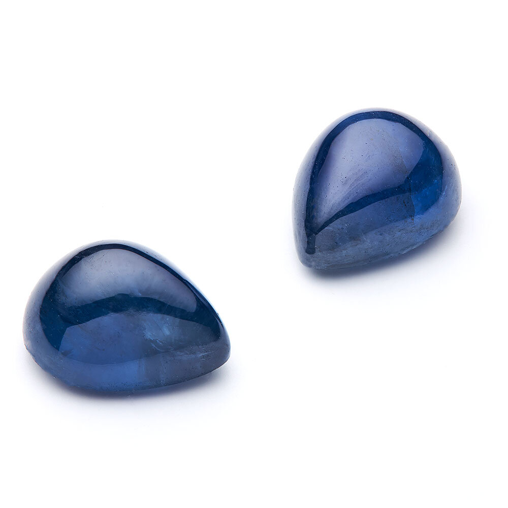 Blue sapphire, drop-shaped cabochon, 9.70 x 8.00 mm 