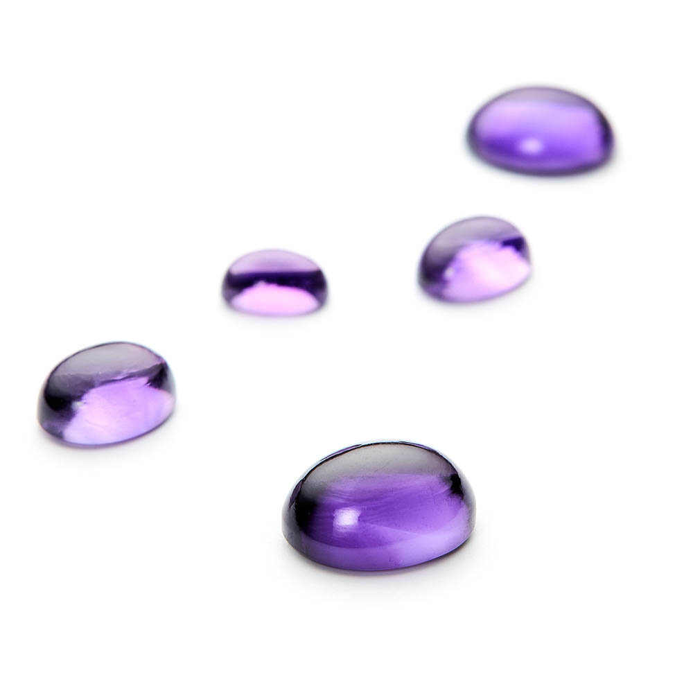 Amethyst, oval cabochon 