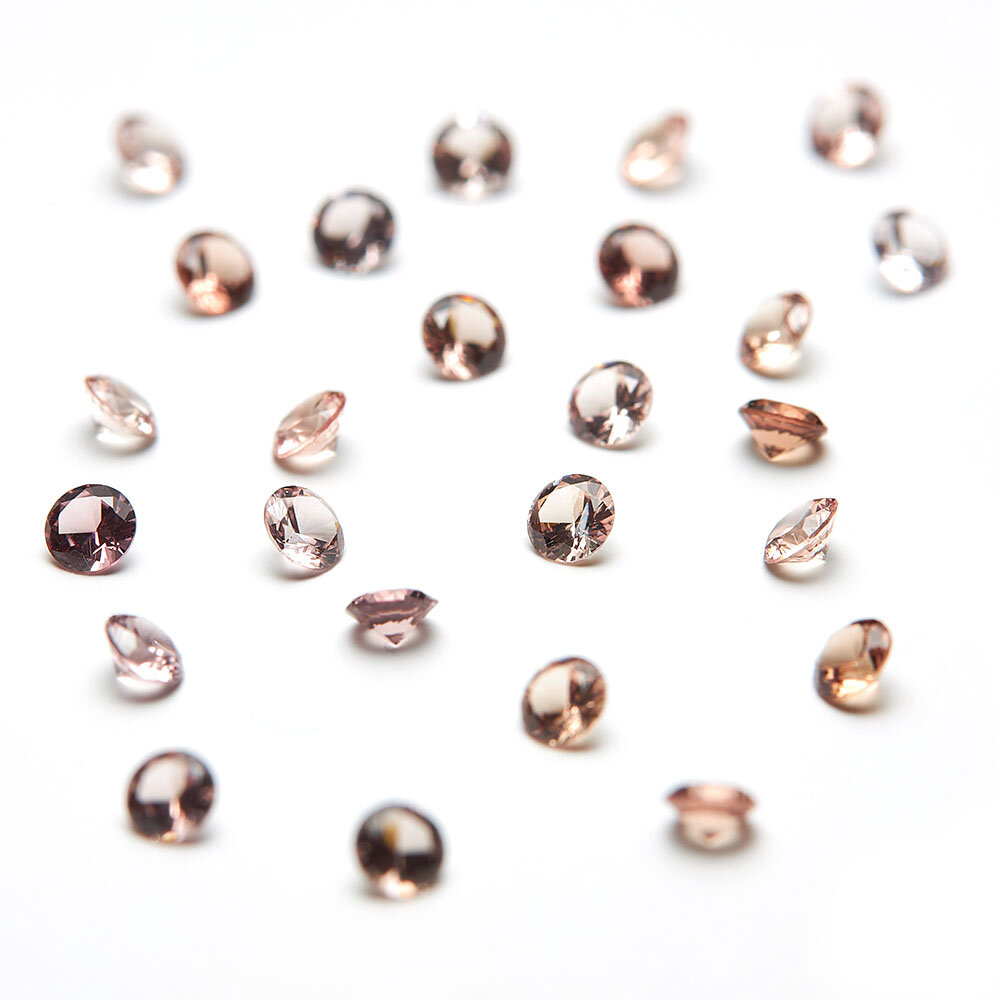 Spinel, round diamond cut, 2.50 mm 