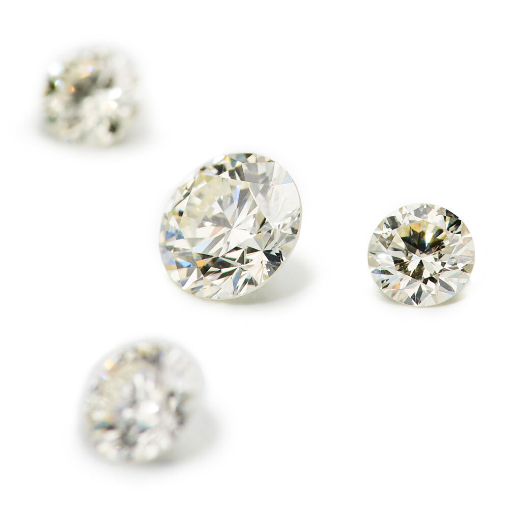Brilliant Light Yellow, natural coloured 0.005 - 0.49 ct 