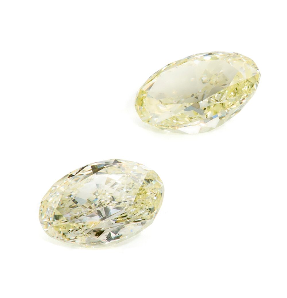 Oval Light Yellow/ VVS-VS 0,51 ct 