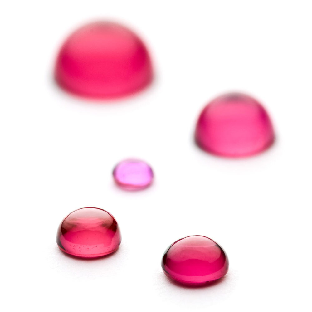 Synthetic ruby, round cabochon 