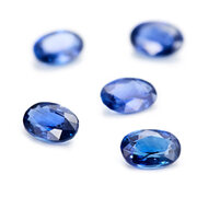 Blue sapphire, oval diamond cut, 6.00 x 4.00 mm